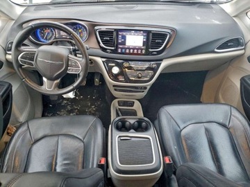 Chrysler Pacifica II 2018 Chrysler Pacifica Touring L Plus 2018 3.6 Benzyna 287KM, zdjęcie 8