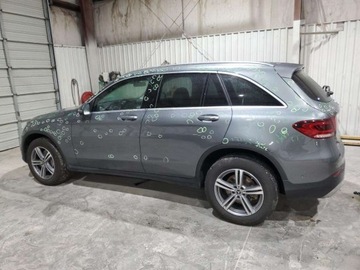 Mercedes GLC C253 2021 Mercedes-Benz GLC 300 2021 2.0l 2.0 Benzyna 255KM, zdjęcie 1