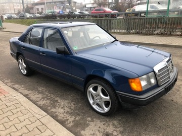 Mercedes W124 Sedan 2.0 105KM 1987 MERCEDES 124 200 OD NOWOŚCI W JEDNYCH RĘKACH 97 TYS PRZEBIEGU REZERWACJA !!, zdjęcie 2