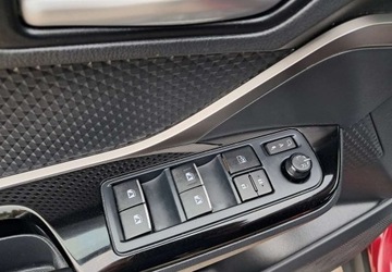 Toyota C-HR I Crossover 1.8 Hybrid 122KM 2018 Toyota C-HR Toyota C-HR 1.8 Hybryda 122KM, zdjęcie 6