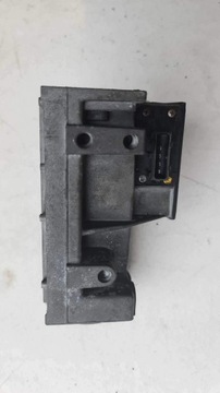 Расходомер воздуха Audi 80 B4 2.0 ABK 115km 037906601C