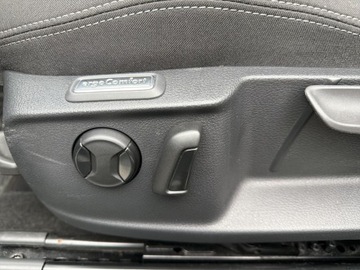 Volkswagen Passat B8 Variant Facelifting 1.5 TSI EVO 150KM 2022 Volkswagen Passat 1.5 TSI / 150 KM DSG Bussines Sa, zdjęcie 21