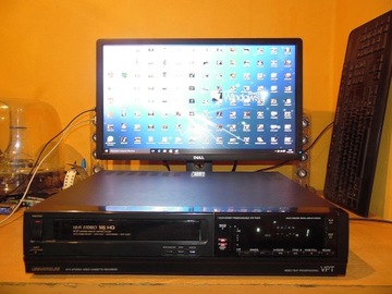 Видеорегистратор VHS Universum VR-2311 поврежден