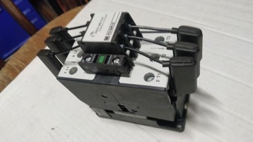 Конденсаторный контактор BENEDIKT&JAGER 55 квар