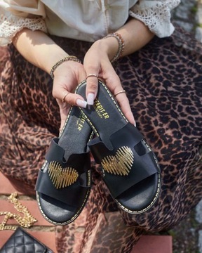 ЧЕРНЫЕ ШЛЕПАНЦЫ ЖЕНСКИЕ С ДЕКОРАЦИЕЙ OLIS 40