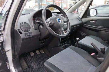 Fiat Sedici 1.6 i 16V 107KM 2006 Fiat Sedici 1.6 Benzyna 107 KM, 4x4, Klimatronic, Hak, Relingi, Alu 1.6, zdjęcie 16