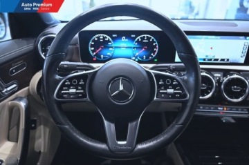 Mercedes CLA C118/X118 Coupe 2.0 220 190KM 2019 Mercedes-Benz CLA CLA220Podgrzewanie KierownicyReflektory LEDCzarna Podsuf, zdjęcie 7