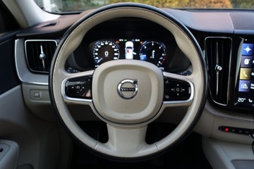 Volvo XC60 II Crossover D4 190KM 2018 Volvo XC 60 Inscription D4 AWD tempomat czujniki skora klima 2stref F, zdjęcie 13