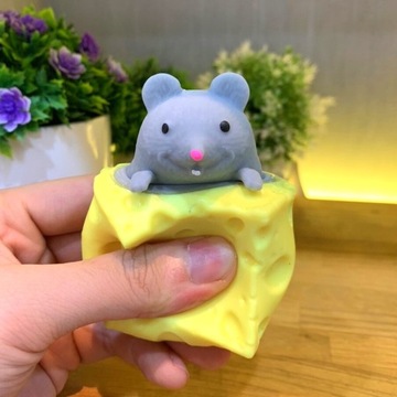 ZABAWKA MANIPULACYJNA SENSORYCZNA MYSZKI W SERKU