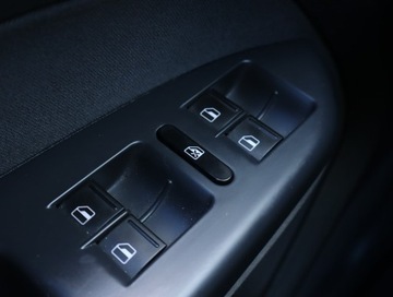 Volkswagen Touran II 1.2 105KM 2010 VW Touran 1.2 TSI, Serwis ASO, Klima, Parktronic, zdjęcie 15