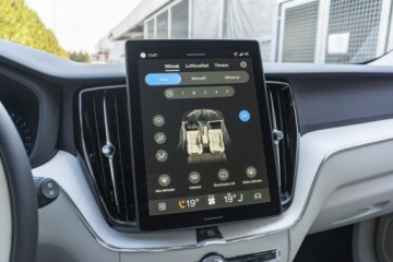 Volvo XC60 II 2025 Volvo XC 60 Plus Dark B5 AWD mild hybrid Benzyna, zdjęcie 33