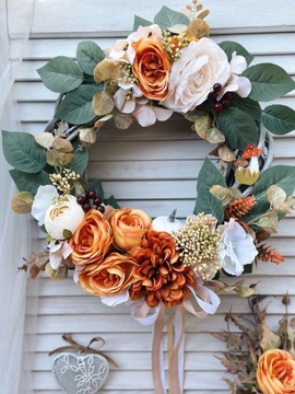 WIANEK JESIENNY NA DRZWI KWIATY SZTUCZNE RÓŻA EUKALIPTUS WIENIEC DYNIA
