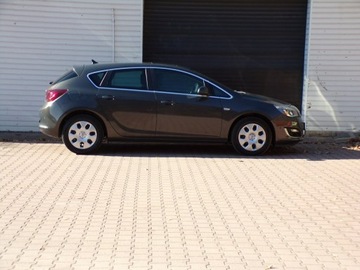 Opel Astra J GTC 1.4 Turbo ECOTEC 140KM 2014 Opel Astra FUUL OPCJA COSMO I WŁAŚĆ 2014R, zdjęcie 4