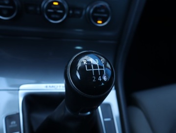 Volkswagen Golf VII Variant 2.0 TDI CR DPF BlueMotion Technology 150KM 2015 VW Golf 2.0 TDI, Salon Polska, 4X4, Navi, Xenon, zdjęcie 11