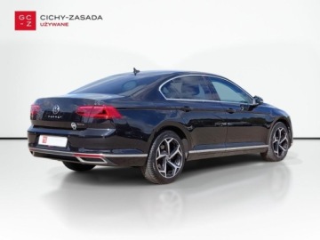 Volkswagen Passat B8 Variant Facelifting 2.0 TDI SCR 200KM 2022 Volkswagen Passat 2.0TDI 200KM Elegance 4x4 DSG SerwisAso Acc Keyless Matr, zdjęcie 4