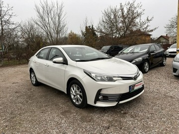 Toyota Corolla XI Sedan Facelifting 1,6 Valvematic 132KM 2017 Toyota Corolla 1.6 benzyna/Biała perła/Kamera, zdjęcie 3