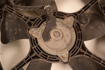 MITSUBISHI OUTLANDER 2.2 DI-D 2011 RHD MOTOR CHLADIČ VENTILÁTOR