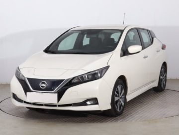 Nissan Leaf II Hatchback Elektryczny 40kWh 150KM 2021 Nissan Leaf 40 kWh, SoH 50%, Salon Polska, zdjęcie 1