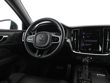 Volvo S60 II Sedan Facelifting 2.0 T4 DRIVE-E 190KM 2019 Volvo S60 R-Design automat T4 skóra navi kamera, zdjęcie 15