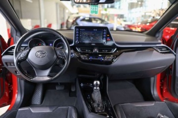 Toyota C-HR I Crossover Facelifting 2.0 Hybrid Dynamic Force 184KM 2019 Toyota C-HR 2.0 Hybrid Selection 2.0 Hybryda 184KM, zdjęcie 35