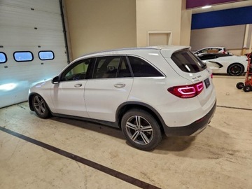 Mercedes GLC C253 2021 Mercedes-Benz GLC 300 4Matic 2021 2.0 Benzyna 255KM, zdjęcie 1