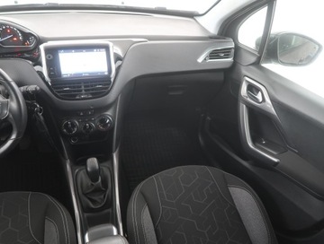 Peugeot 2008 I SUV Facelifting 1.6 BlueHDi 99KM 2018 Peugeot 2008 1.6 BlueHDi, Navi, Klima, Tempomat, zdjęcie 7