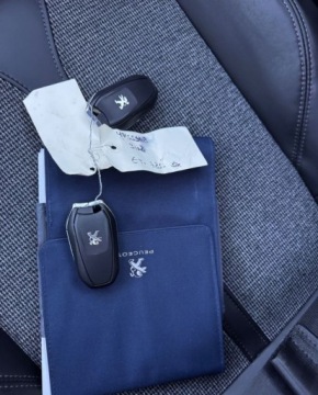 Peugeot 3008 II Crossover 1.2 PureTech 130KM 2019 Peugeot 3008 Rezerwacja 1.2 Benzyna 130KM, zdjęcie 8