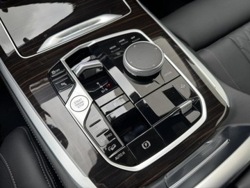 BMW X7 SUV Facelifting 3.0 40d 352KM 2025 xDrive40d Sport Suv 3.0 (352KM) 2025, zdjęcie 14