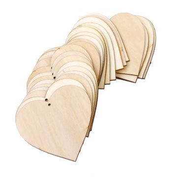 Деревянные украшения в виде сердечек