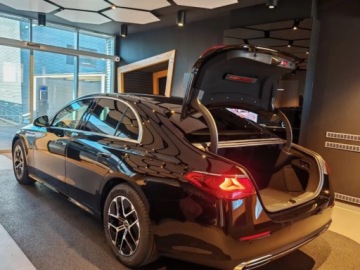 Mercedes Klasa E W214 Sedan 2.0 220d 197KM 2025 E Klasa 220 d Avantgarde 2.0 (197KM) 2025, zdjęcie 4