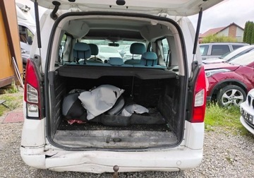 Citroen Berlingo II Combi Facelifting 1.6 HDI 90KM 2014 Citroen Berlingo 2014r, Salonowy, 1.6 HDI. Lekko uszkodzony tyl. Jezdzi. V, zdjęcie 18