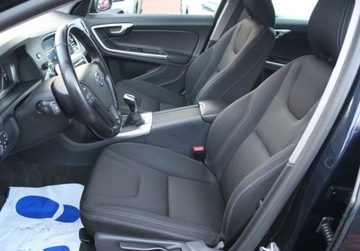 Volvo V60 I Kombi Facelifting 2.0 D3 DRIVE-E 150KM 2016 Volvo V60 D3 Momentum Gwarancja 2.0 Diesel 150KM, zdjęcie 8