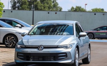 Volkswagen Golf VIII Hatchback Facelifting 1.5 TSI 116KM 2026 Volkswagen Golf Life Plus, tapicerka Art Velours, Pakiet Zimowy, od reki, zdjęcie 8