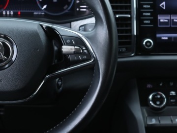 Skoda Kodiaq I SUV Facelifting 2.0 TDI SCR 200KM 2022 Skoda Kodiaq 2.0 TDI, Salon Polska, 197 KM, 4X4, zdjęcie 22