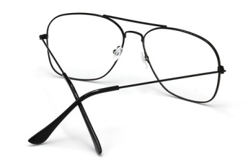 МУЖСКИЕ И ЖЕНСКИЕ ПРОЗРАЧНЫЕ ОЧКИ С ФИЛЬТРОМ СИНЕГО СВЕТА