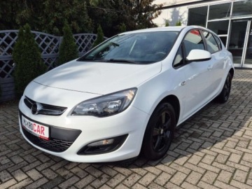 Opel Astra H Hatchback 5d 1.4 TWINPORT ecoFLEX 90KM 2013 Opel Astra Niski przebieg Zadbany 1.4 Benzyna 90KM