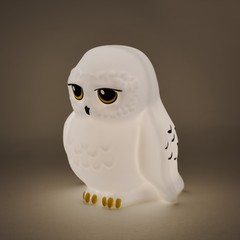 Гарри Поттер OWL Hedwig Высота лампы: 16 см. Работает от батареек. Лицензировано.
