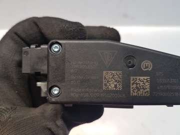 PORSCHE MACAN FACELIFT 95B UZAMČENÍ SLOUPCE 7PP905852C