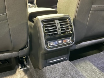 Volkswagen Arteon Fastback Facelifting 2.0 TDI 200KM 2021 Volkswagen Arteon Shooting Brake R-Line, Salon Pol, zdjęcie 25