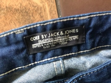 Spodnie JACK&JONES ,rozmiar 30/30 ,pas-87cm- stan dobry