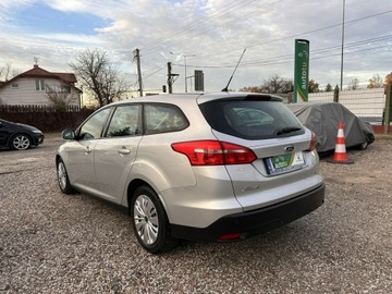 Ford Focus III Kombi 1.0 EcoBoost 125KM 2015 Ford Focus 2015 rok Salon Polska/II właściciel/Uszkodzony, zdjęcie 6