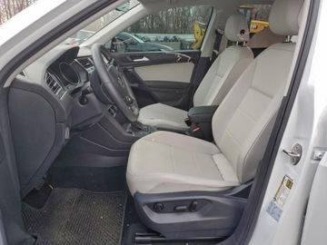 Volkswagen Tiguan II 2021 Volkswagen Tiguan 2021 VOLKSWAGEN TIGUAN SE 2.0 Benzyna 184KM, zdjęcie 6