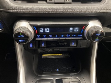 Toyota RAV4 V SUV 2.5 Hybrid Dynamic Force 218KM 2021 Toyota RAV4 2.5 Hybrid Comfort 4x2 V (2018-) Toyot, zdjęcie 17