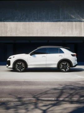 Volkswagen T-Roc I SUV Facelifting 1.5 TSI ACT 150KM 2026 Volkswagen T-Roc R-Line 1.5 eTSI 150 KM DSG, zdjęcie 2