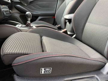 Ford Focus IV Hatchback Facelifting 1.0 EcoBoost 125KM 2025 Od ręki - ST-Line X 1.0 EcoBoost 125KM / Hak, Pakiet Winter, zdjęcie 2