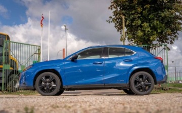 Lexus UX Crossover 250h 184KM 2021 Lexus UX Lexus UX 250 Hybrid AWD 184KM 2.0 Hybryda 184KM, zdjęcie 4