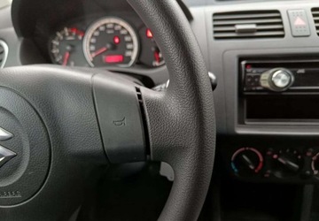 Suzuki Swift IV Hatchback 5d 1.3 92KM 2010 Suzuki Swift Suzuki Swift 2010 1.3 16V Klima Bezwypadkowy 1.3 Benzyna 92KM, zdjęcie 31
