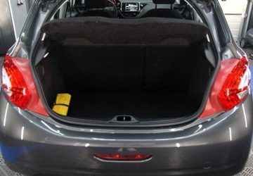 Peugeot 208 I Hatchback 5d 1.4 HDI 68KM 2014 Peugeot 208 1.4 Diesel _ 68 KM - Zarejestrowany _ Serwisowany 1.4 Diesel, zdjęcie 4