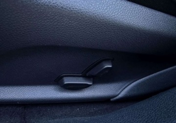 Mercedes Klasa C W205 Limuzyna 200 184KM 2015 Mercedes-Benz Klasa C lift AUTOMAT SKORY 184KM LED perfekcyjny navi, zdjęcie 34