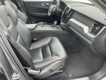 Volvo XC60 II Crossover T5 250KM 2018 Volvo XC 60 4x4 T5 Momentum 2018 kamera, zdjęcie 24